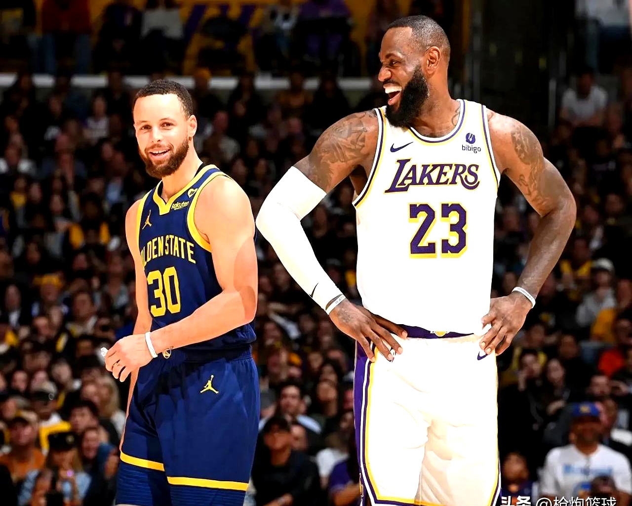 HUPU-出色发挥首场状态出色，中国队观众沸腾！，库里重返赛场全场沸腾不已的简单介绍