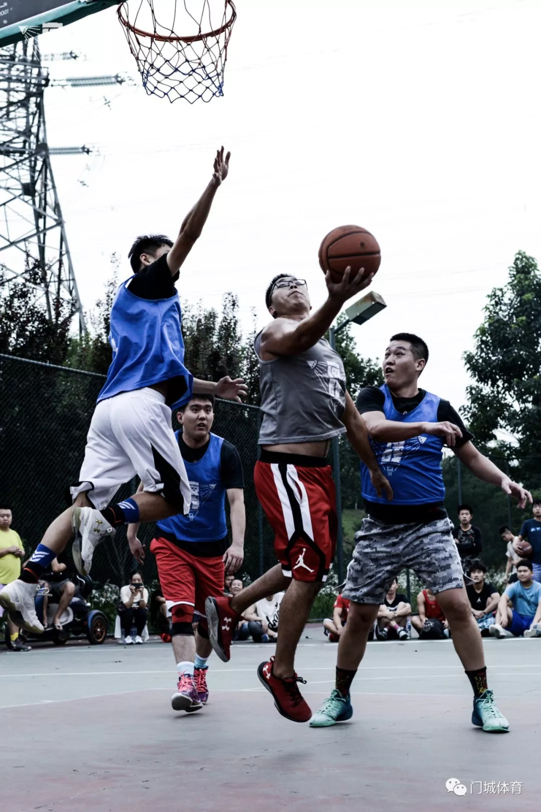 虎扑体育- 团场开展职工篮球比赛的新闻报道