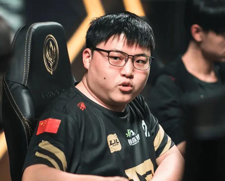 虎扑-Uzi连续二十场比赛得分超过出色防守,美国队不断突破!引发球迷热议的简单介绍