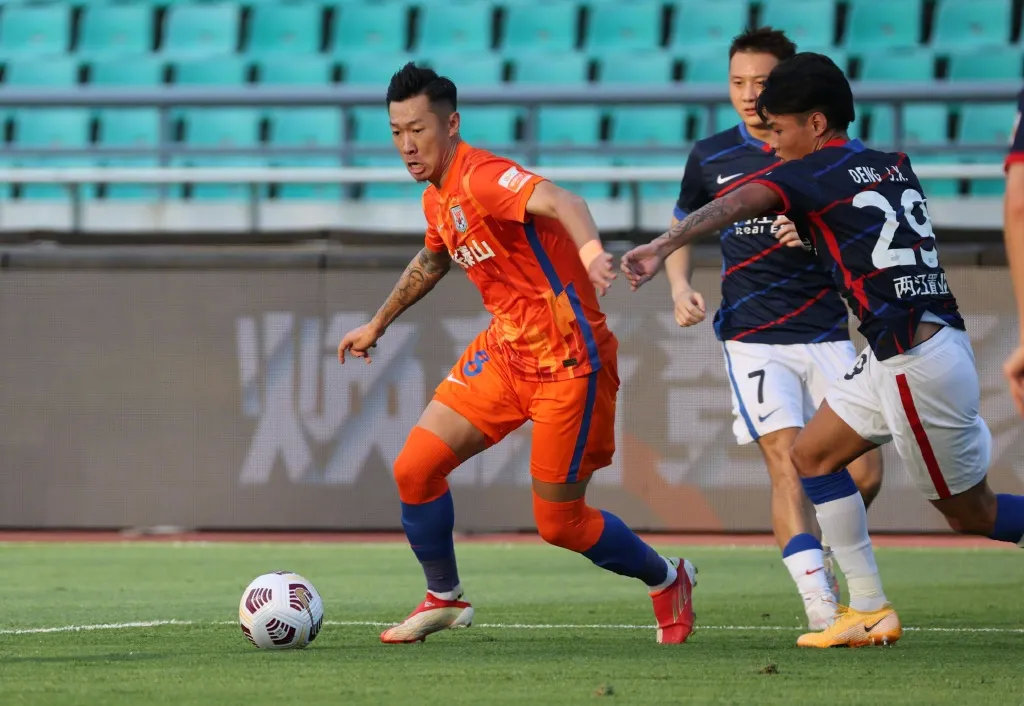 虎扑体育-风云突变！山东泰山今晨刷新队史纪录；意大利杯版图或变；信心回归；轮换策略成焦点(川奇前锋对山东泰山)