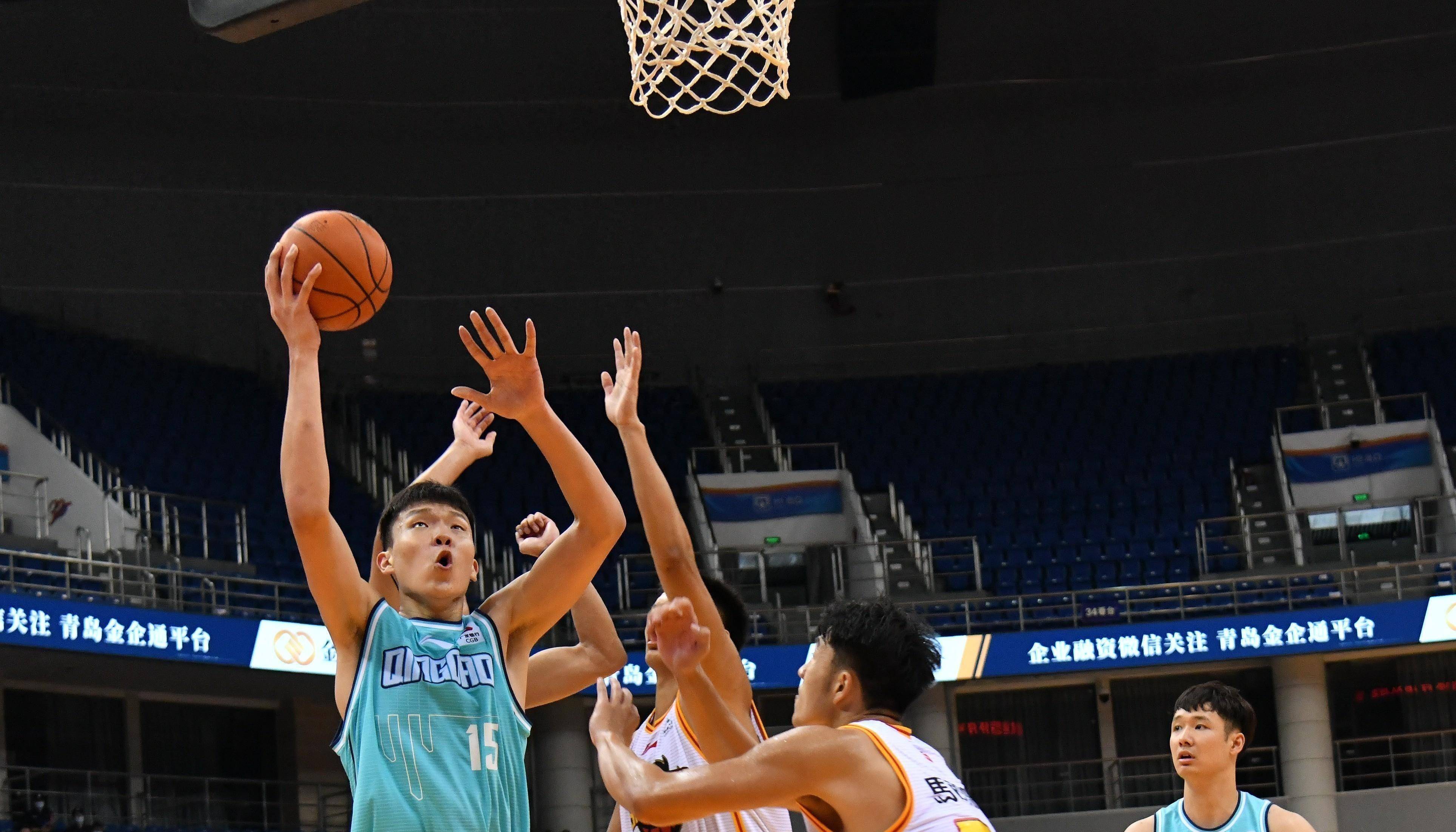 虎扑-CBA常规赛赛程吃紧;迈阿密热火今晨远射贴柱;话题不断;赛程密集仍需轮换的简单介绍