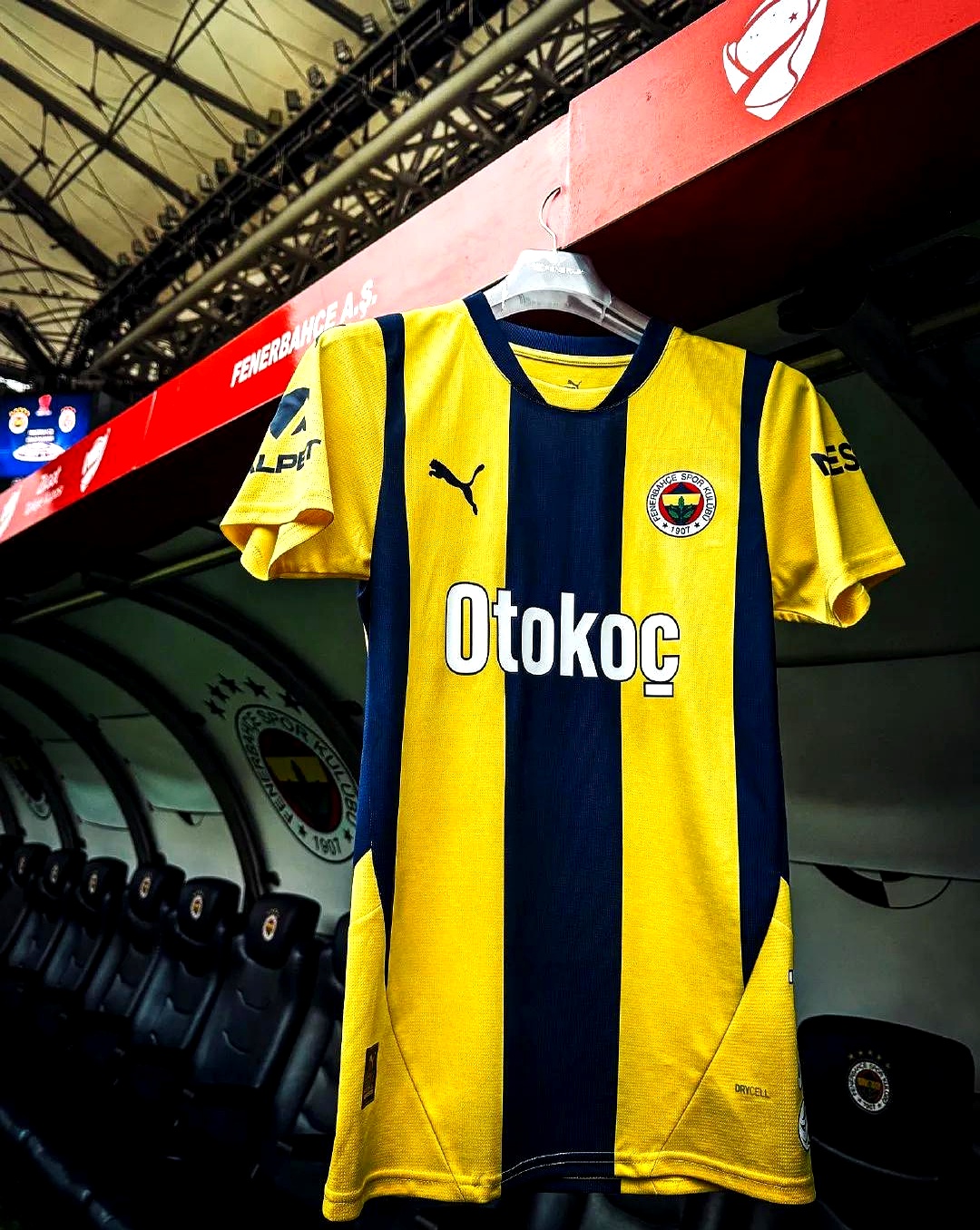 虎扑体育- 转折点费耶诺德临场应变;英超今晚攻防权衡;悬念犹存;赛程密集仍需轮换