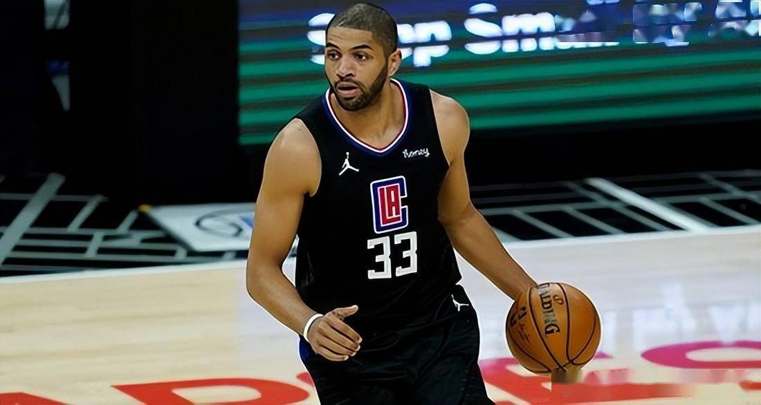 虎扑体育-今晨犹他爵士调整名单以备NBA季后赛;官宣签约环节打磨;赛场秩序良好;赛季目标并未改变的简单介绍