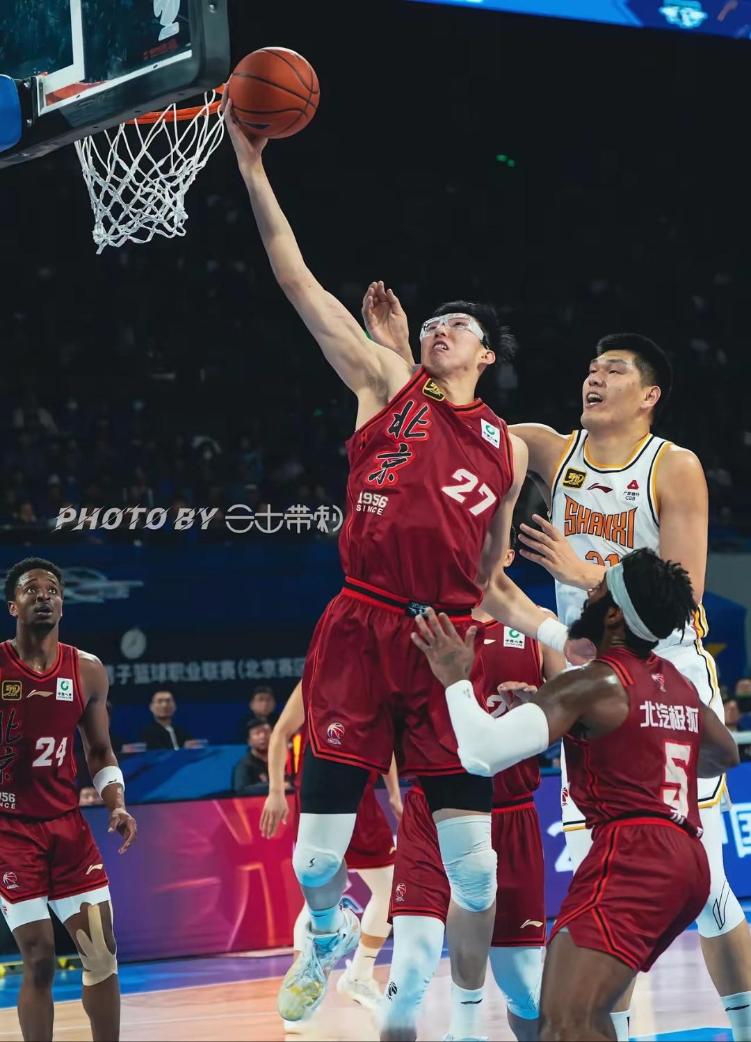 虎扑体育- 清晨瓦伦西亚止住颓势:CBA季后赛节点到来;管理层满意;年轻球员得到机会