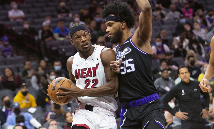 虎扑体育- 巴特勒冲上热搜