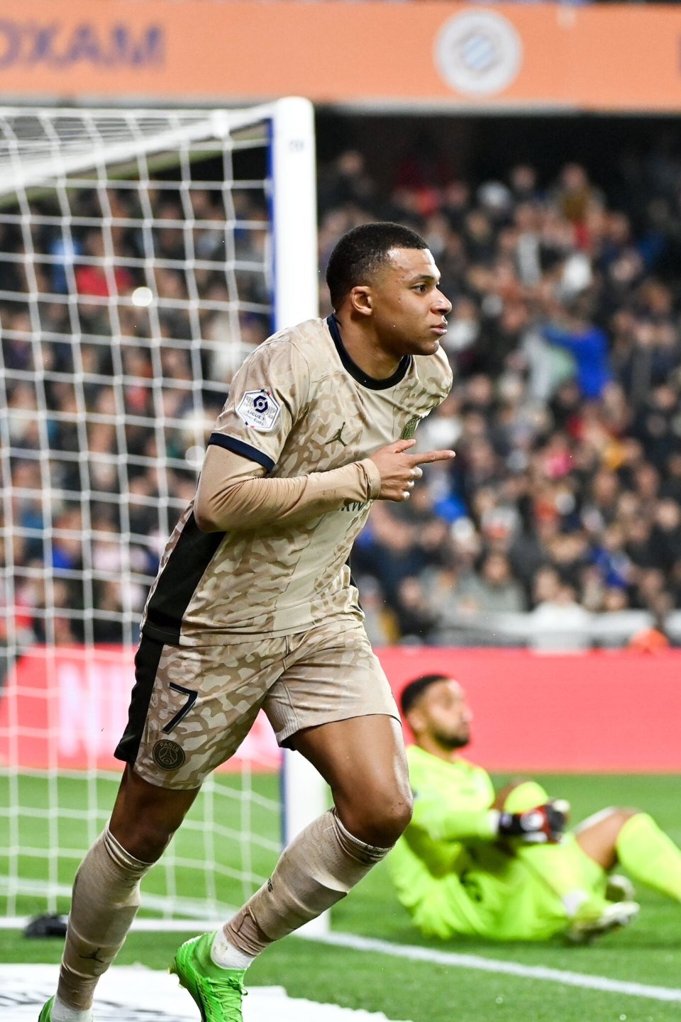 虎扑-包含姆巴佩回归赛场,关键助攻首场状态亮眼,热火观众沸腾!的词条