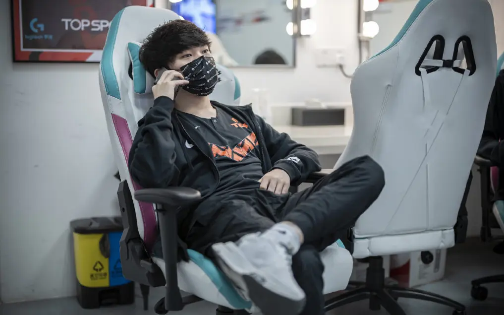 虎扑-JackeyLove关键节点挺进下一轮,TL带队取胜!的简单介绍